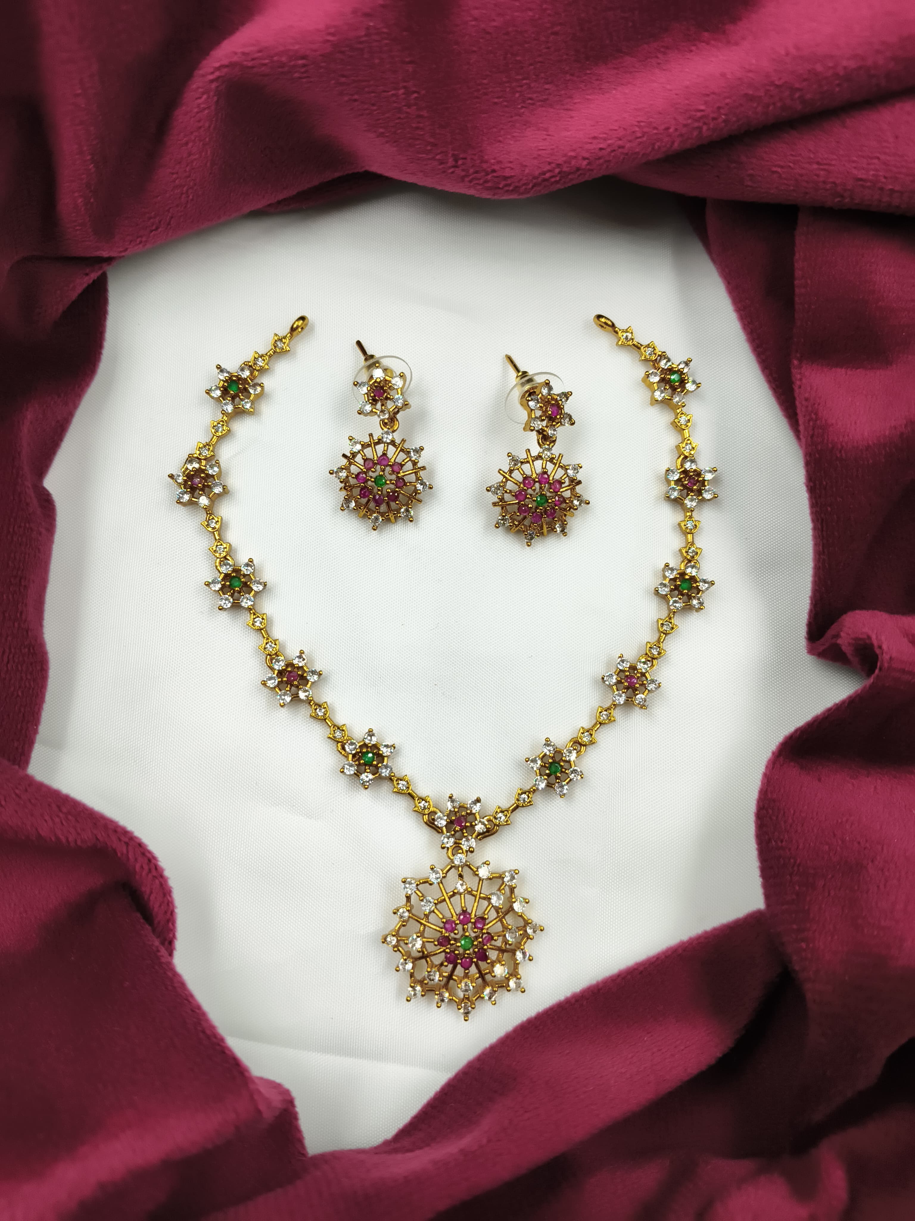 AMERICAN DIAMOND CORONA NECKLACE SET